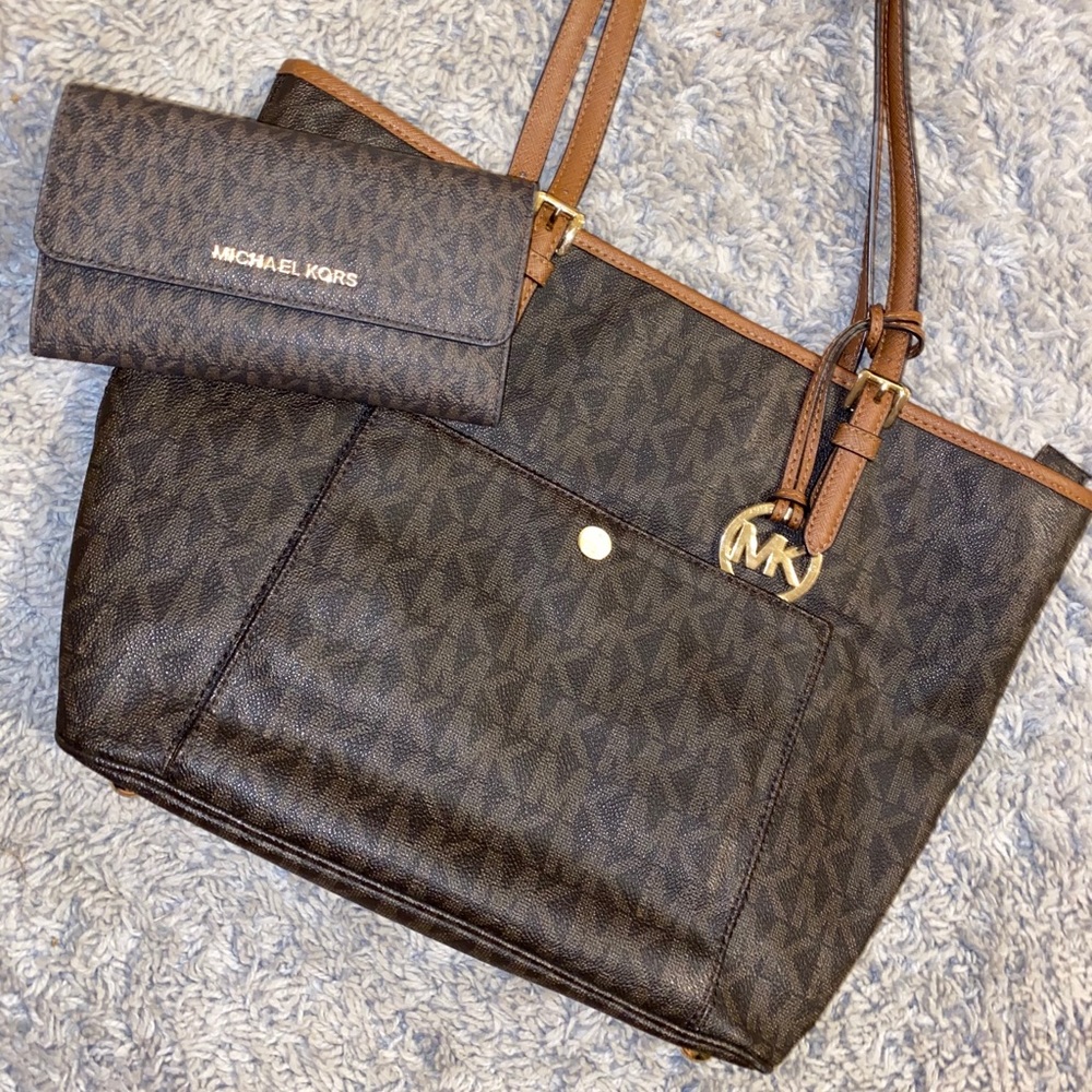 Michael Kors Purse & Matching Wallet